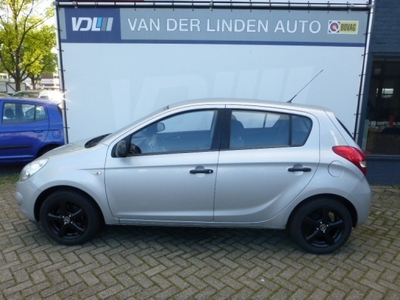 Hyundai i20 1.2i Cool Airco Velgen (bj 2012)