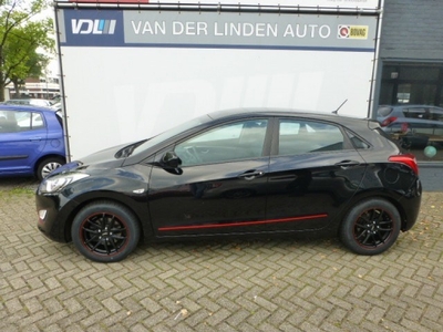 Hyundai i30 1.4i i-Motion REDLINE. Lichtmetalen Velgen