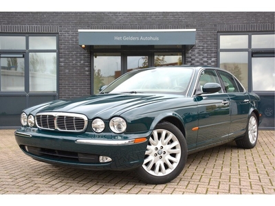 Jaguar XJ 4.2 V8 Executive / Xenon/ Schuifdak/ Navigatie