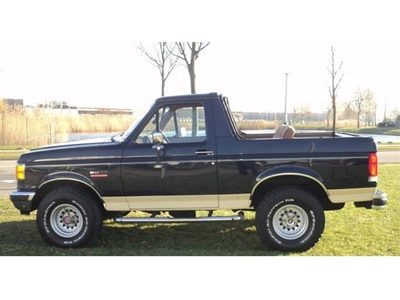 Jeep Wagoneer BRONCO V8 oldtimer cabrio/pickup (bj 1981)