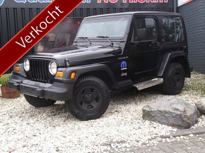 Jeep Wrangler 2.5i *THE BLACK MOPAR EDITION* (bj 1999)