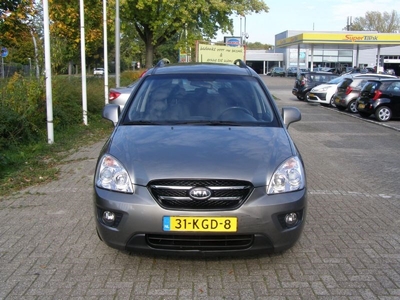 Kia Carens 2.0 CVVT X-ecutive (2009)