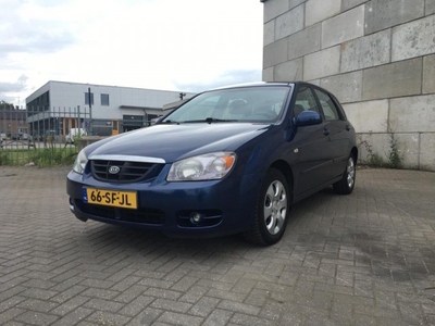 Kia Cerato 2.0-16V EX AUT CLIMA 5DRs APK!!!!