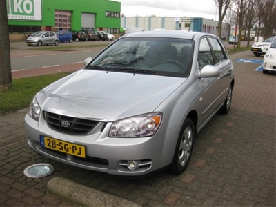 Kia Cerato 2.0-16V EX (bj 2006)