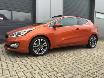 Kia pro_cee'd 1.6 CRDi Keyless Panorama AUT Camera NAVI