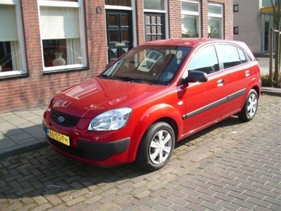 Kia Rio 1.4 X-pect met nieuwe apk (bj 2006)