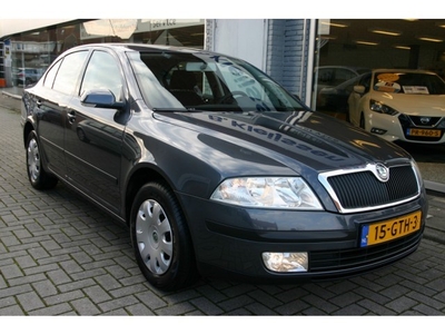 Škoda Octavia 1.6 5DRS AMBIENTE AIRCO CRUISE (bj 2008)