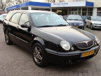 Lancia Lybra 1.9 JTD Intensa (bj 2003)