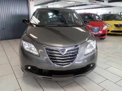 Lancia Ypsilon Silver Plus 0.9 Twinair S&s (bj 2013)