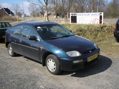 Mazda 323 1.3i LX (bj 1996)