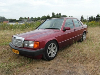 Mercedes-Benz 190 2.0 E Class AUTOMAAT APK 5-2014 (bj 1991)