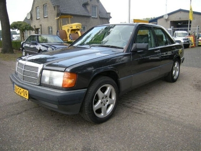 Mercedes-Benz 190 2.0 E sedan + LPG face-lift model