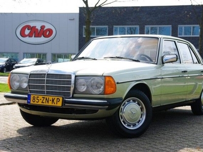 Mercedes-Benz 200 200 W123 AUT 1982 Pullman Nieuw