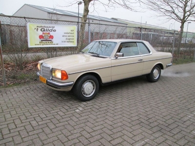 Mercedes-Benz 200-280 (W123) 230 C (1983)