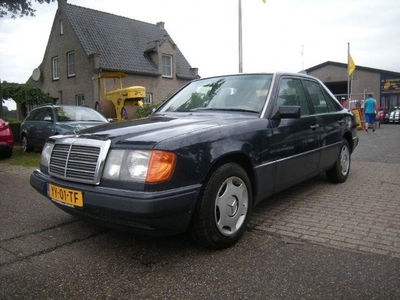 Mercedes-Benz 200-500 (W124) 300 D Turbo sedan met oa AIRCO