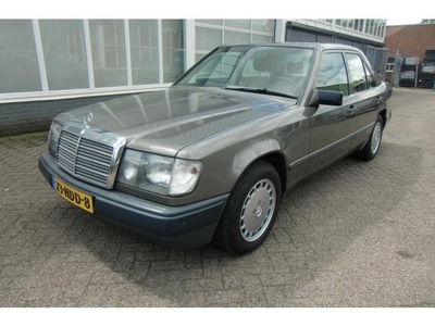 Mercedes-Benz 200-500 (W124) 300 E