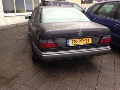 Mercedes-Benz 200-500 (W124) MERCEDES 230 CE U9 (bj 1992)