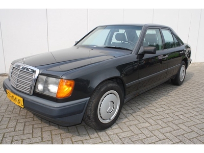 Mercedes-Benz 200-serie 230E (bj 1986)