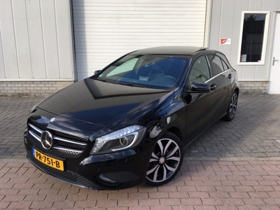 Mercedes-Benz A-klasse 180 Style Navi LED Xenon Panoramadak