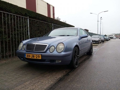 Mercedes-Benz CLK-Klasse Coupé 200 Sport (bj 1999)