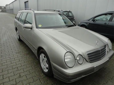 Mercedes-Benz E-Klasse 220 T CDI (bj 2002, automaat)