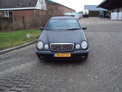 Mercedes-Benz E-klasse 240 avantgarde (bj 1998)