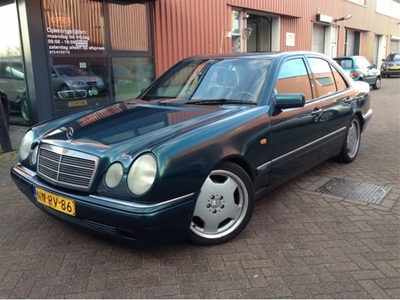 Mercedes-Benz E-Klasse 280 Avantgarde, Automaat, Schuifdak