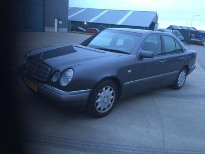 Mercedes-Benz E-Klasse 280 Elegance Airco (bj 1996)