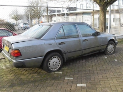 Mercedes-Benz E-Klasse 3.0 A4 (bj 1989, automaat)