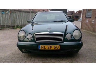 Mercedes-Benz E-klasse 300 D Avantgarde Automaat NW APK!!