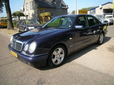 Mercedes-Benz E-klasse 300 D Elegance MET OA LEER &