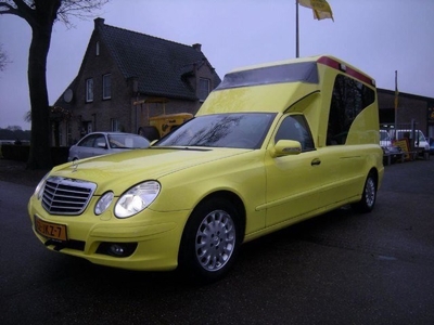 Mercedes-Benz E-klasse E 280 Avantgarde Aut EX AMBULANCE /