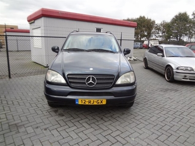 Mercedes-Benz M-klasse 430 v8 zeer netjes! (bj 1999)