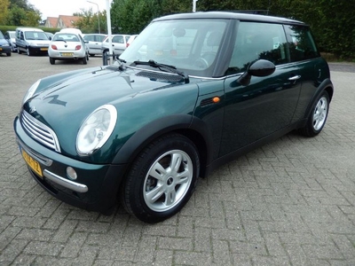 Mini Cooper 1.6i Cooper Panoramadak Leder (bj 2001)