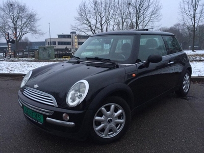 Mini Mini 1.6 One Jet Black Panno, LMV, Airco Inruil