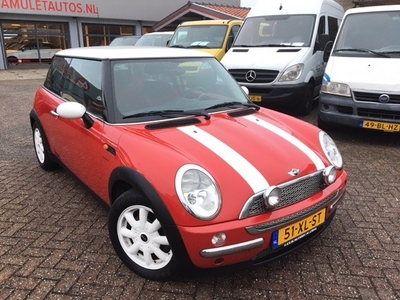 MINI wit dak Cooper,116pk,Mistl,Airco,3595,- (bj 2003)