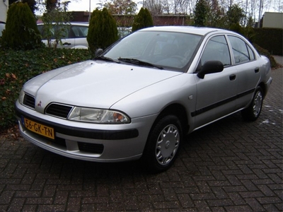 Mitsubishi Carisma 1.6 Classic (bj 2001)