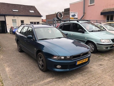 Mitsubishi Galant wagon 2.4gdi gls geluid in de bak (2001)