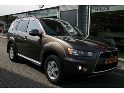 Mitsubishi Outlander 2.0 INTRO EDITION 1600 KG TREKGEWICHT