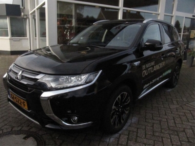 Mitsubishi Outlander 2.0 PHEV INSTYLE+ (bj 2015, automaat)