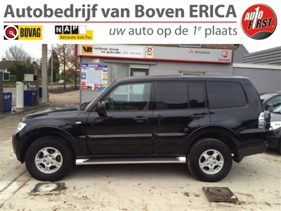 Mitsubishi Pajero 2.8 DI-D INVITE SIDE WINDOW VAN