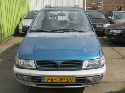 Mitsubishi Space Runner 1.8 GLi Cosmos