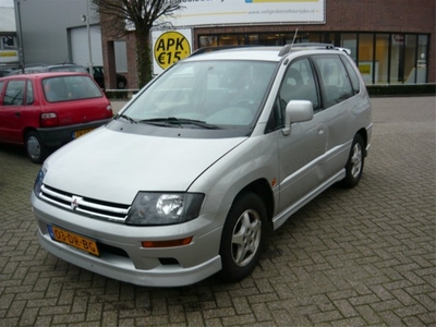 Mitsubishi Space Runner 2.4 GDI GLS (bj 1999, automaat)