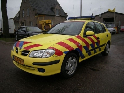 Nissan Almera 1.5 Comfort EX AMBULANCE !!! (bj 2001)