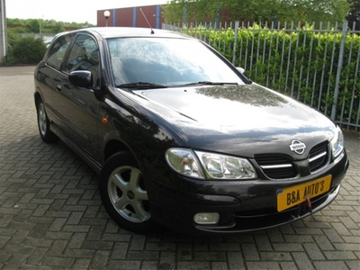 Nissan Almera 1.5 I bj;02 AiRcO 3 drs Zeer Netjes!!!