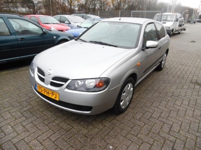 Nissan Almera 1.8 Acenta dealer onderhouden zeer nette auto