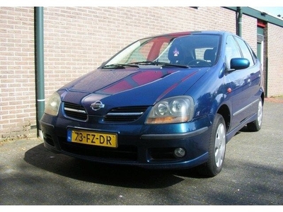 Nissan Almera Tino 1.8 ambienc (bj 2000)