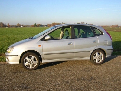 Nissan Almera Tino 2.0 AUT Comfort! NW APK! (2002)