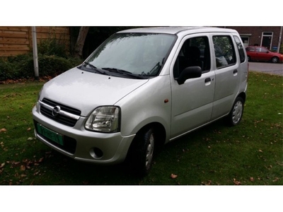 Opel Agila 1.3 CDTI Essentia met stuurbek. (bj 2005)