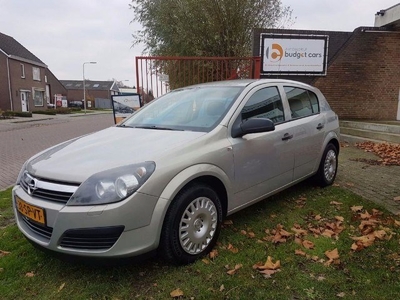 Opel Astra 1.3 CDTi Edition. Zeer zuinige auto met nw apk!!